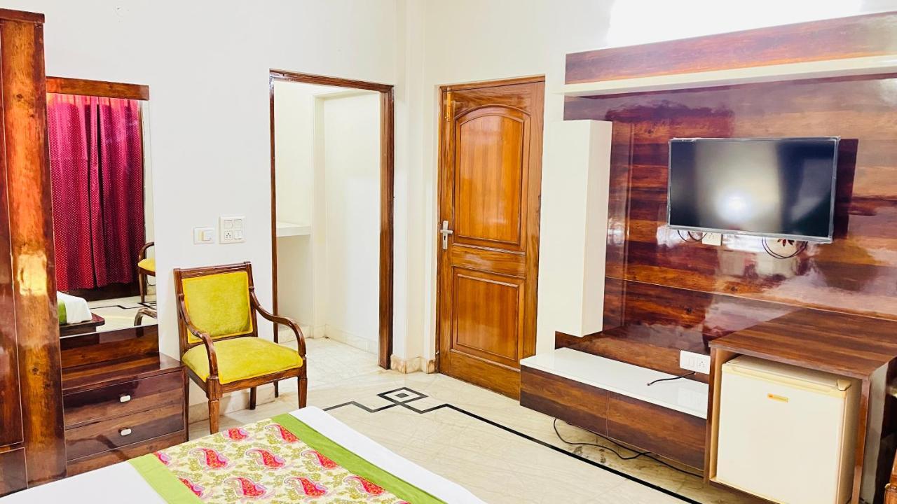 Hotel Starline Sector 28 Gurgaon Exterior photo